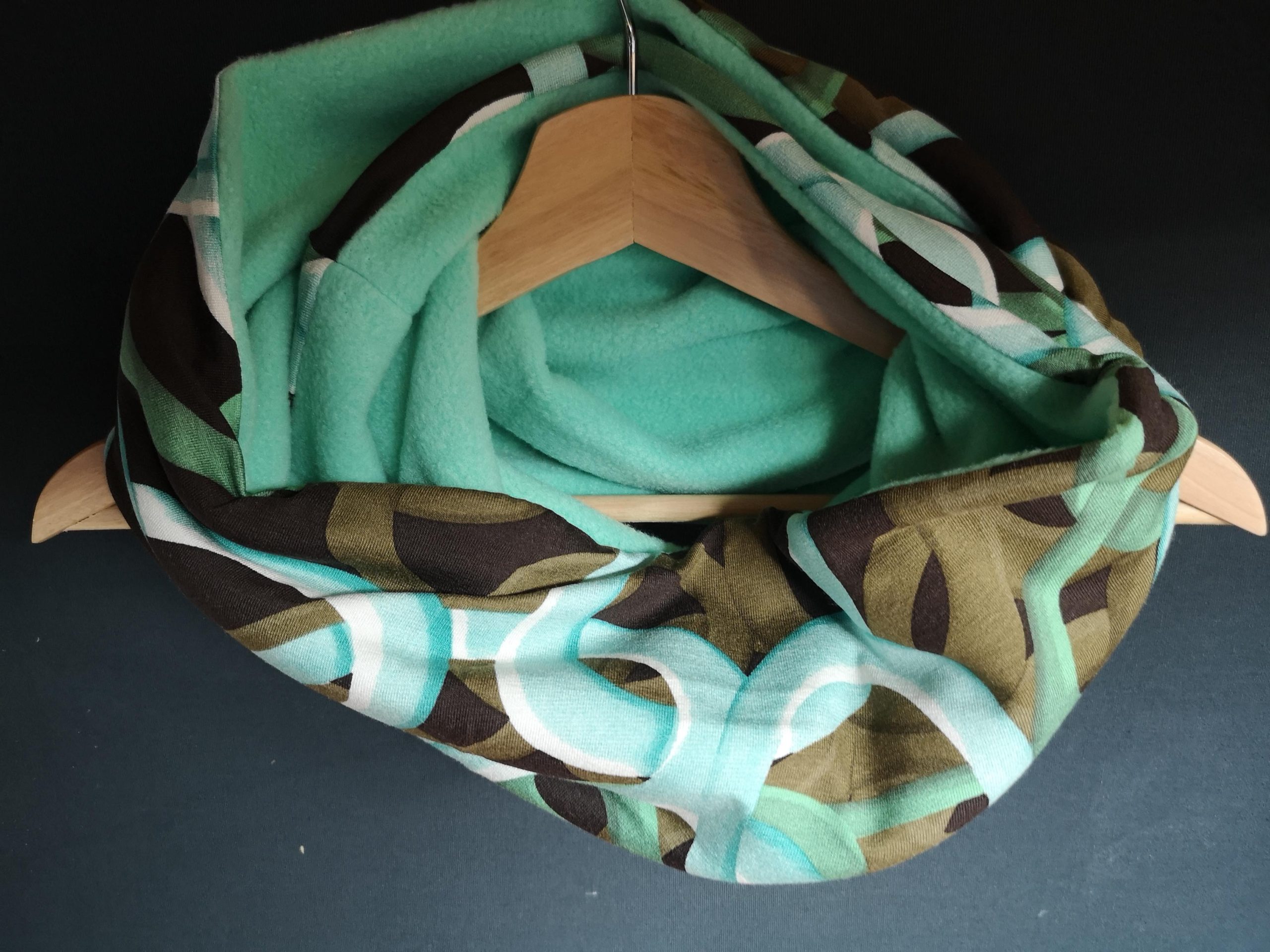 Maillons vert menthe marron sur fond marron - Polaire anti-boulochage vert menthe - Tricot (extensible) - 150 cm