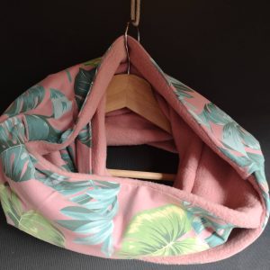 Vert jungle sur fond rose antique - Polaire anti-boulochage rose antique - Jersey (extensible) - 150 cm
