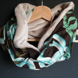 Maillons vert menthe et brun sur fond brun - Polaire wellness sable - Jersey (extensible) - 150 cm