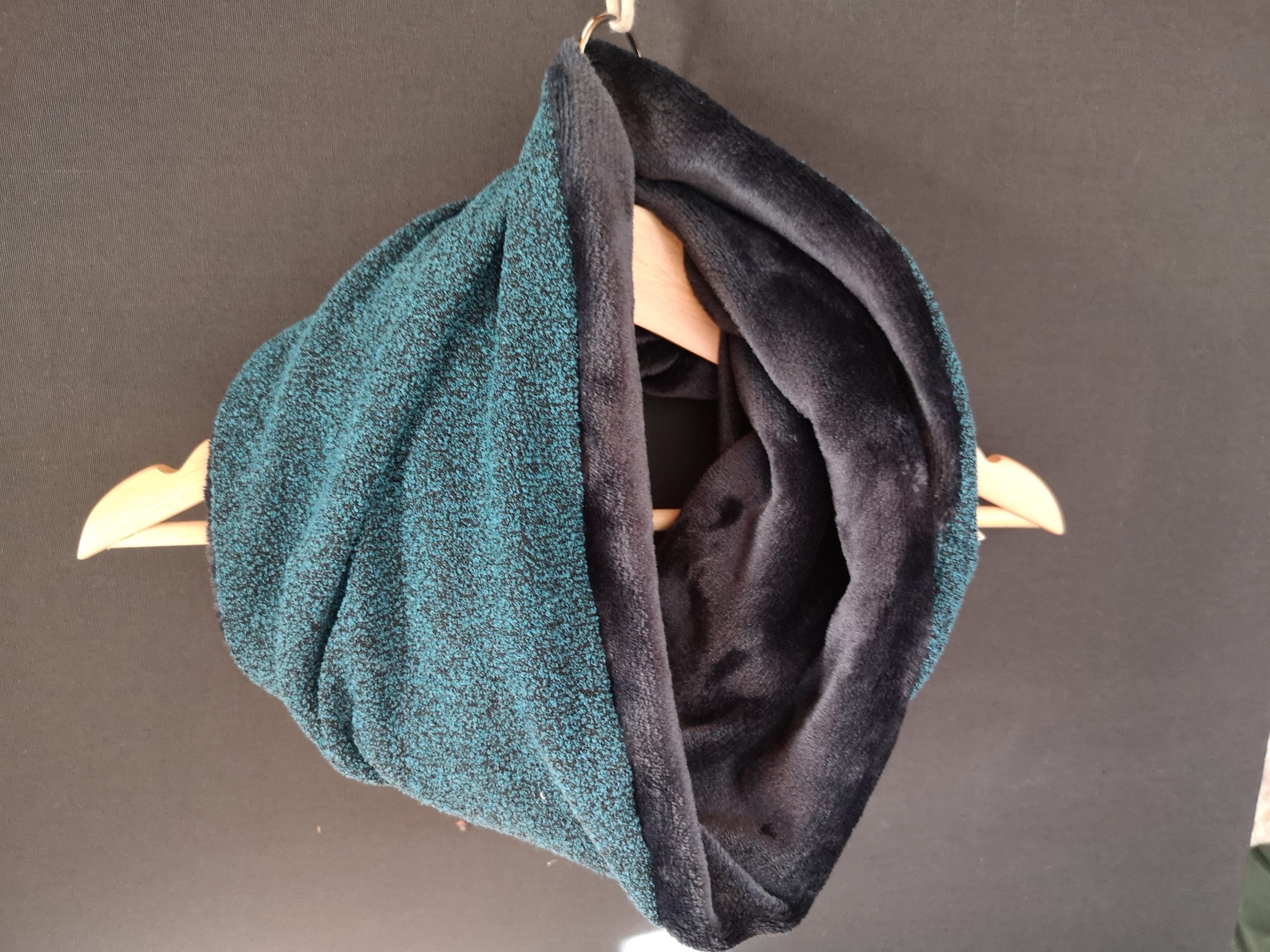 Mouchetures bleu noir - Polaire anti-boulochage bleu foncé - Tricot (extensible) - 145 cm