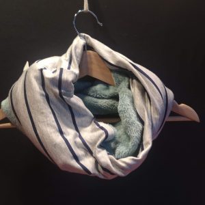 Gris/bleu rayé - Molleton bien-être vert - Tricot (extensible) 145 cm