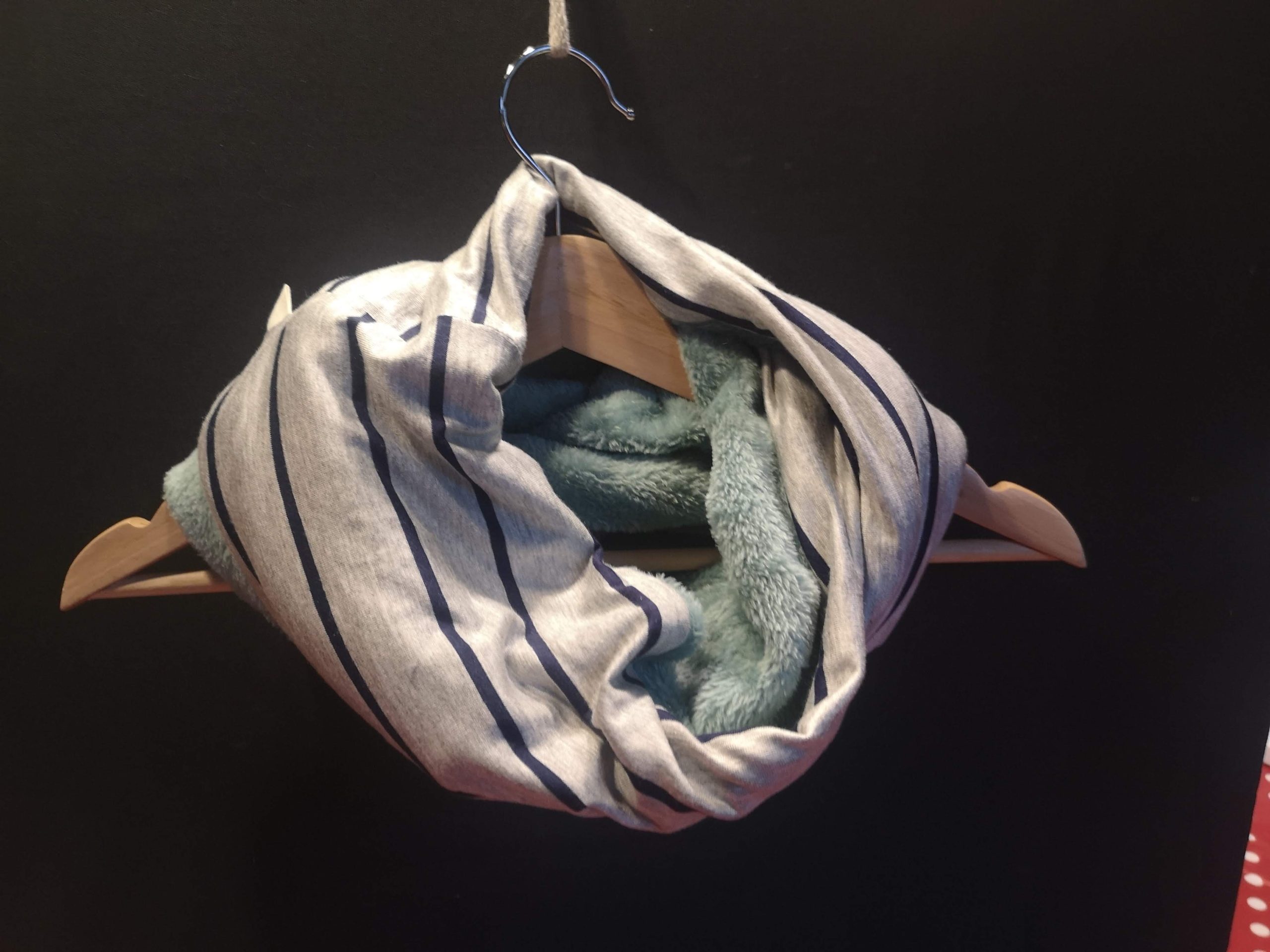 Gris/bleu rayé - Molleton bien-être vert - Tricot (extensible) 145 cm